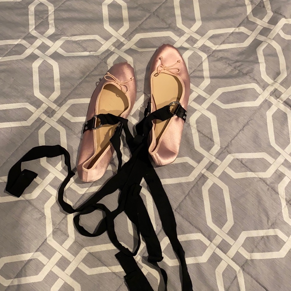 NWOT H&M Ballet slippers size 7.